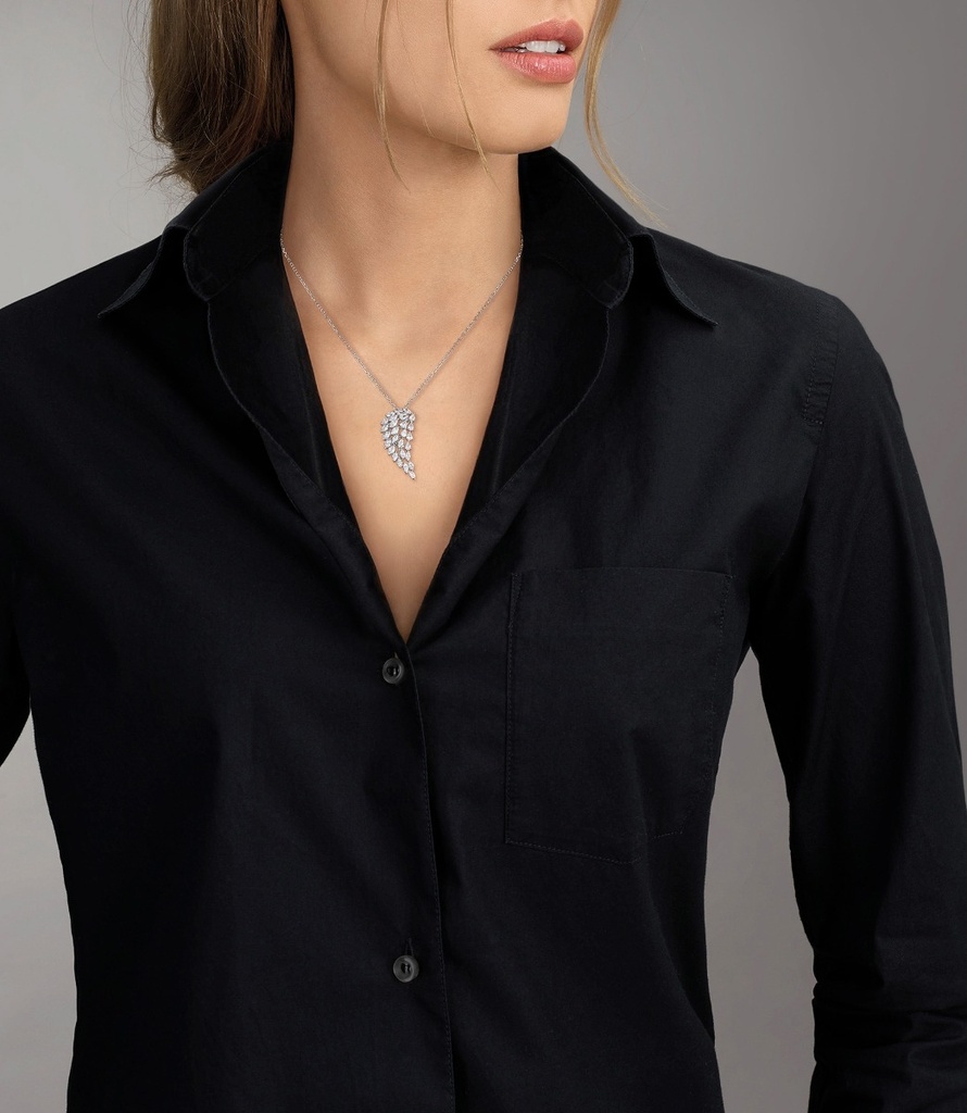 messika-collier-angel-vertical-porte-6547_4b871d7b-a7ca-4b2d-947d-dc317b1d1235.jpg