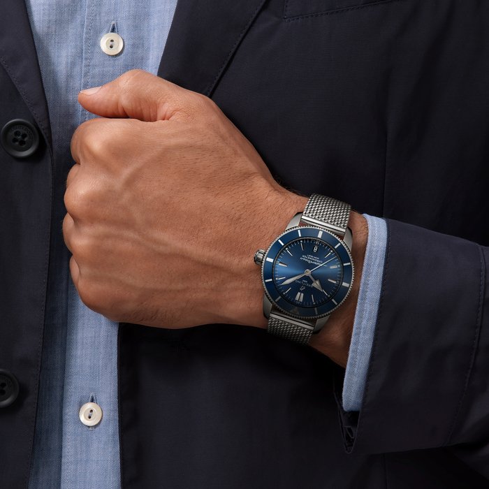 ab2030161c1a1-superocean-heritage-b20-automatic-44-on-wrist_6a28209d-8590-465c-b00f-36b16a15fc88.jpg