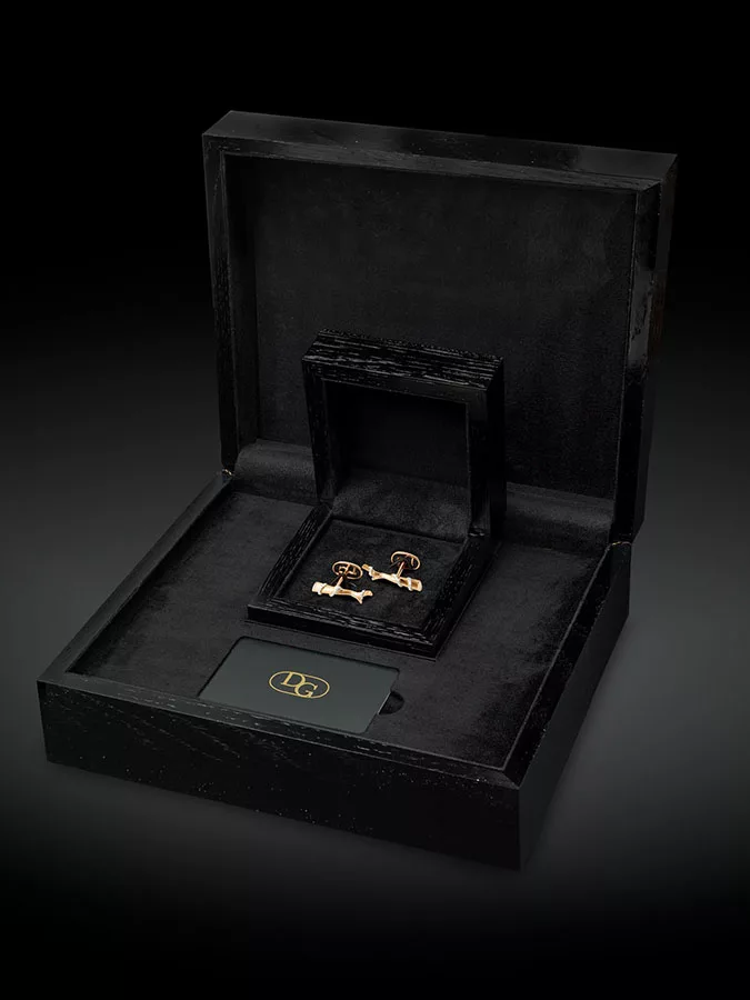 david-gotlib-317-knock-on-wood-pink-cufflinks-box-jpg_80ffd2ff-4753-4fbf-aeae-e2e38af73e1a.png