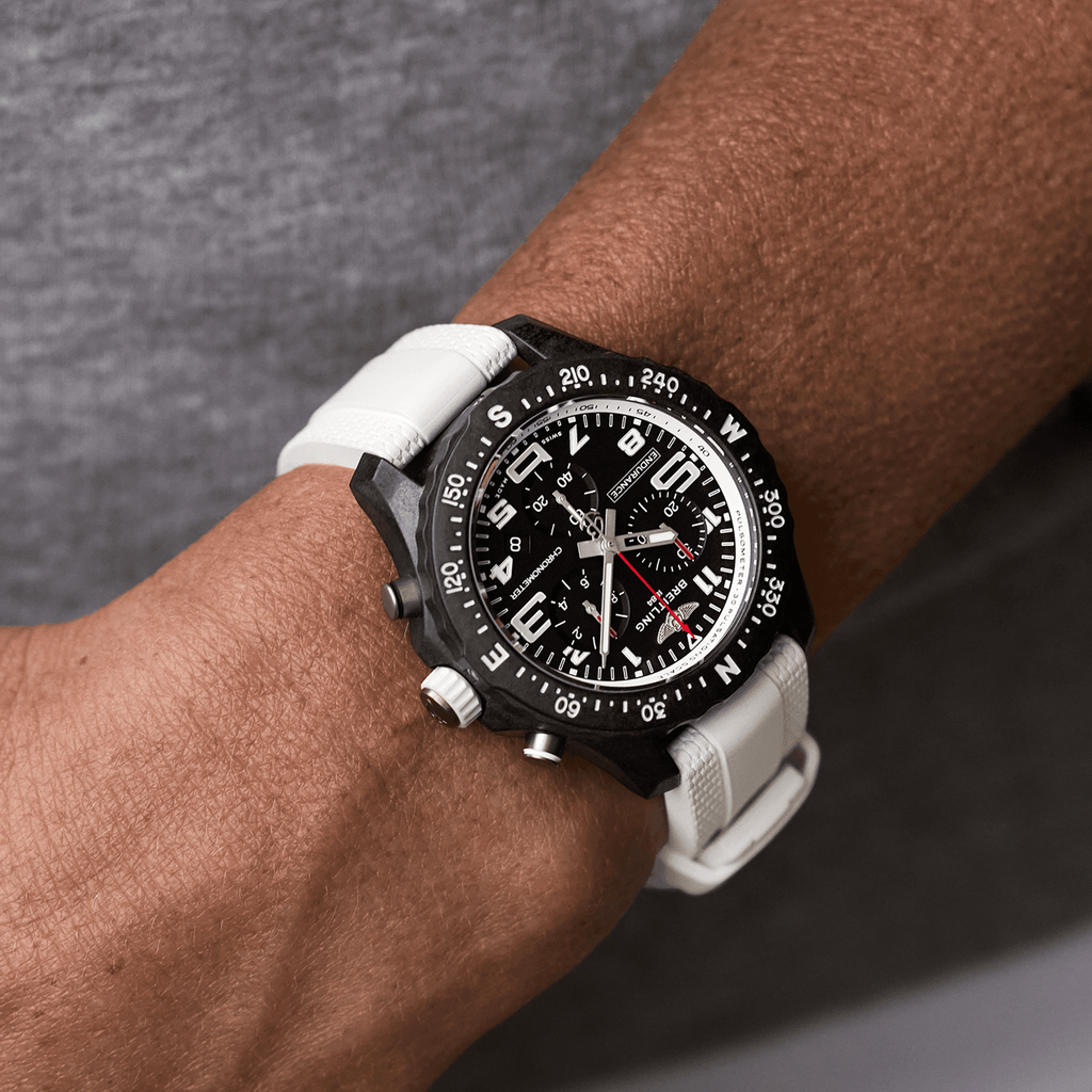 x83310a71b1s1-endurance-pro-on-wrist_7960372b-c906-4680-b6f2-d29063306de8.png
