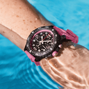 x83310d41b1s1-endurance-pro-on-wrist_aa146103-d23e-4a34-9fc9-eafb0d60c8d1.png