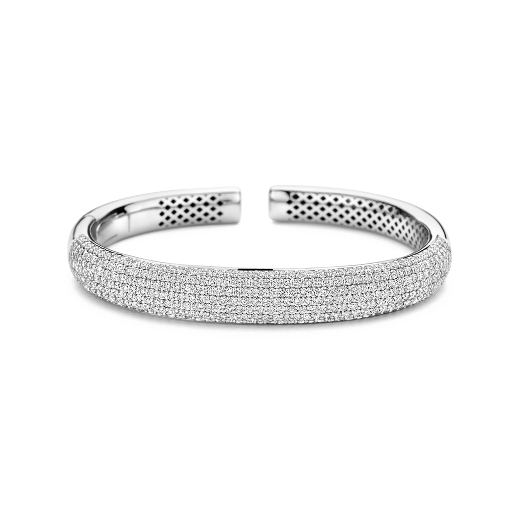 Whitegold bangle with diamonds