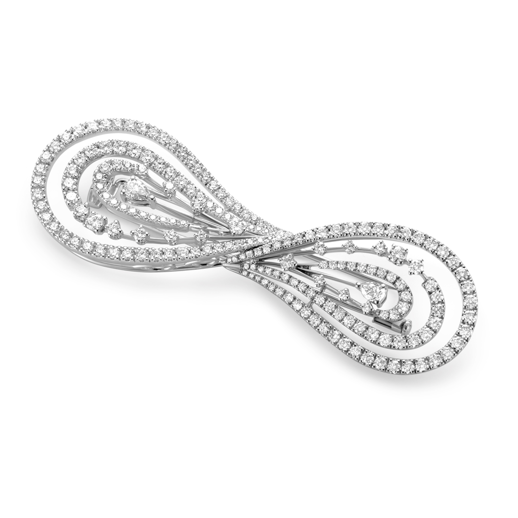 Brooch with diamonds