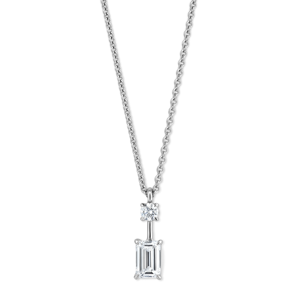 Pendant with emerald and brilliant cut diamond