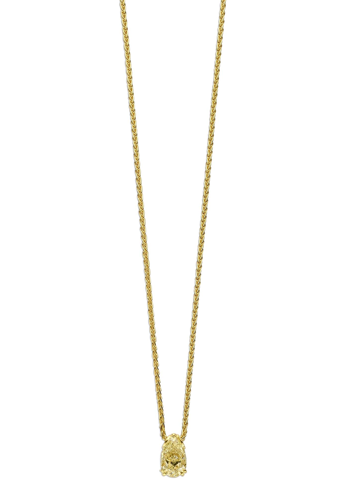 Yellow gold pendant with diamond