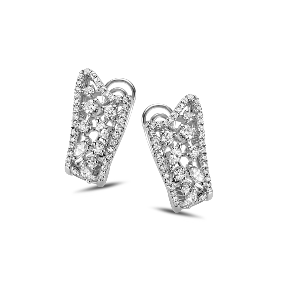 Earrings with diamonds