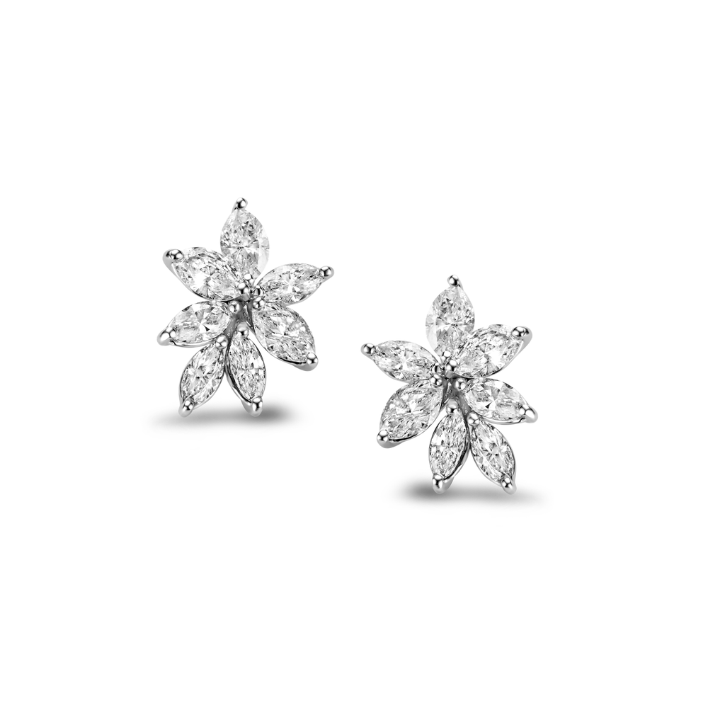 Earrings with diamonds
