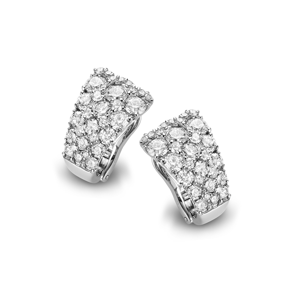 Earrings with diamonds