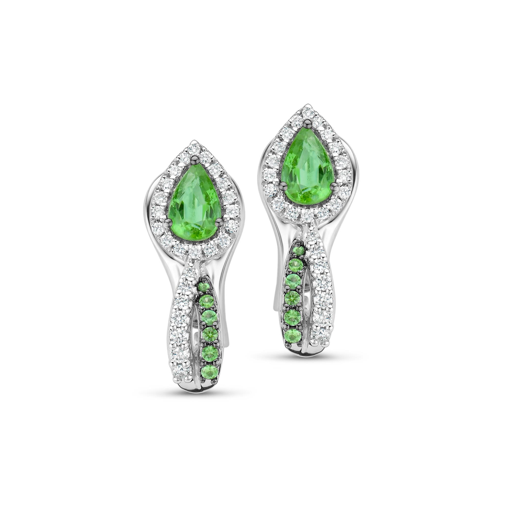 Whitegold earrings with diamonds and emeralds