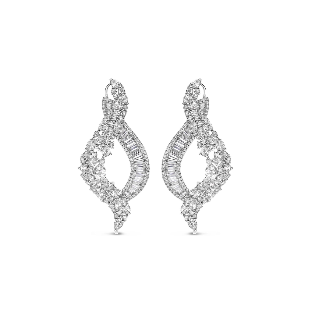 Whitegold earrings with diamonds