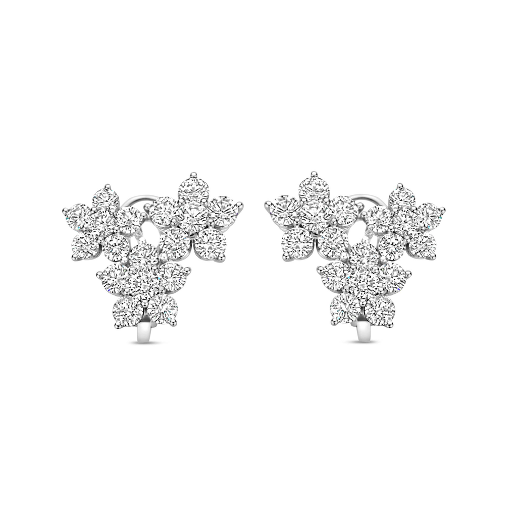 Whitegold earrings with diamonds