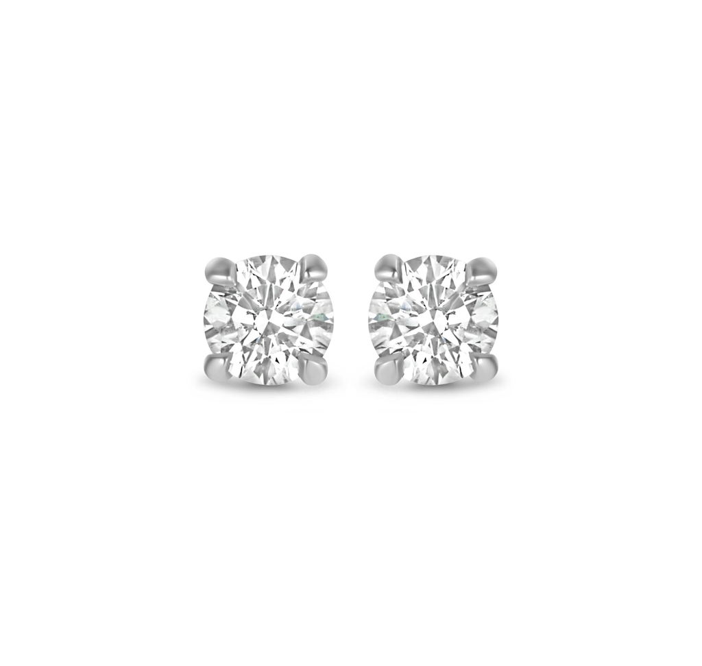 Whitegold studs with diamonds