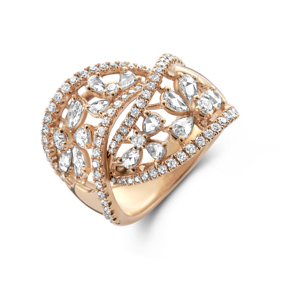 Ring with diamonds