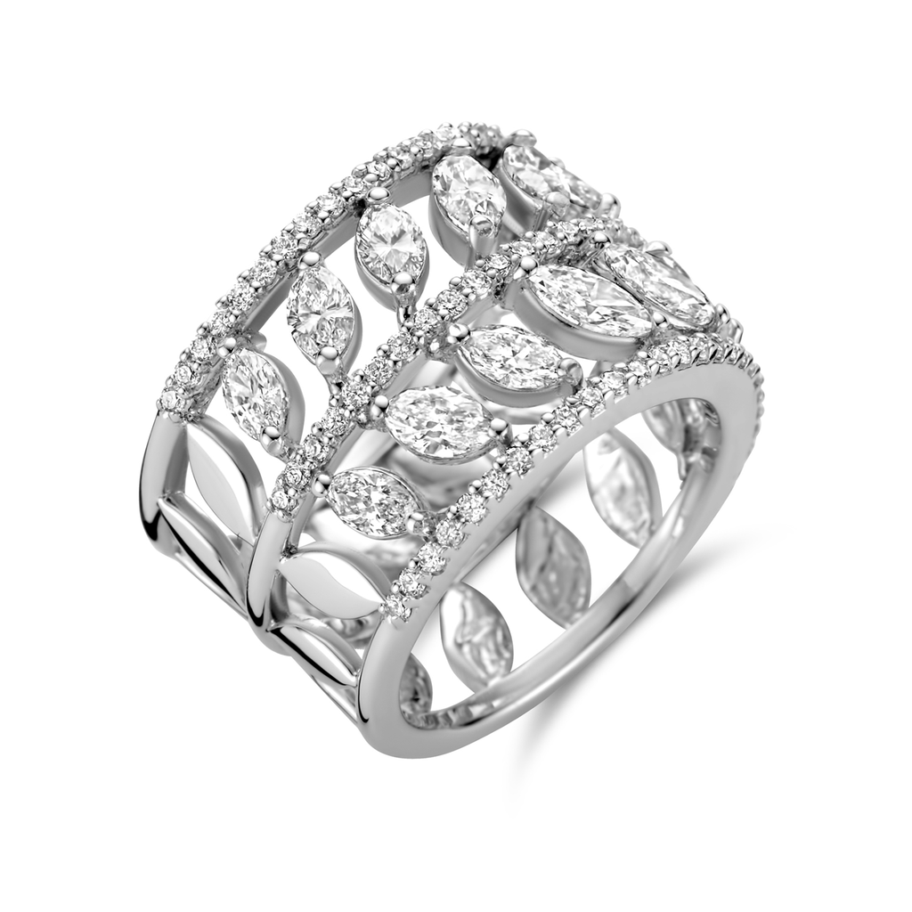 Ring with marquise and diamonds