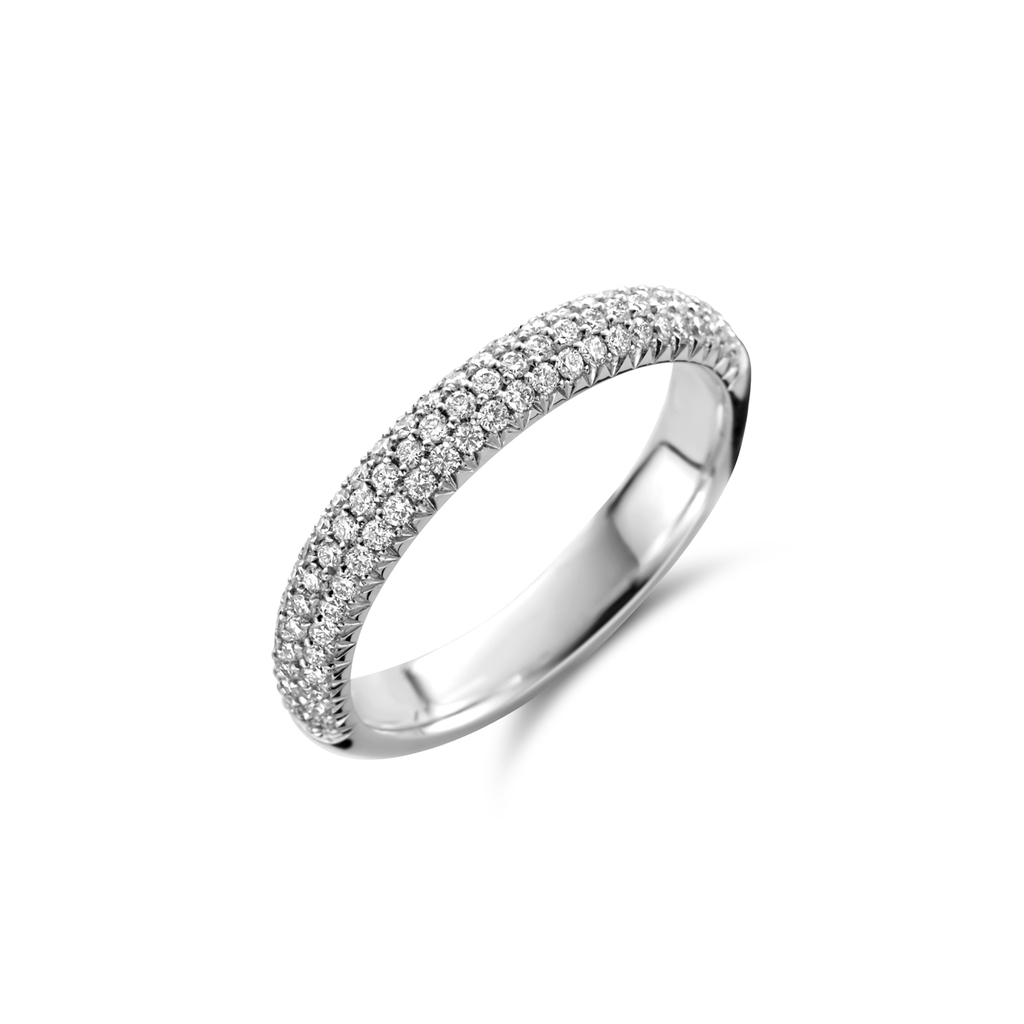 Ring with diamonds