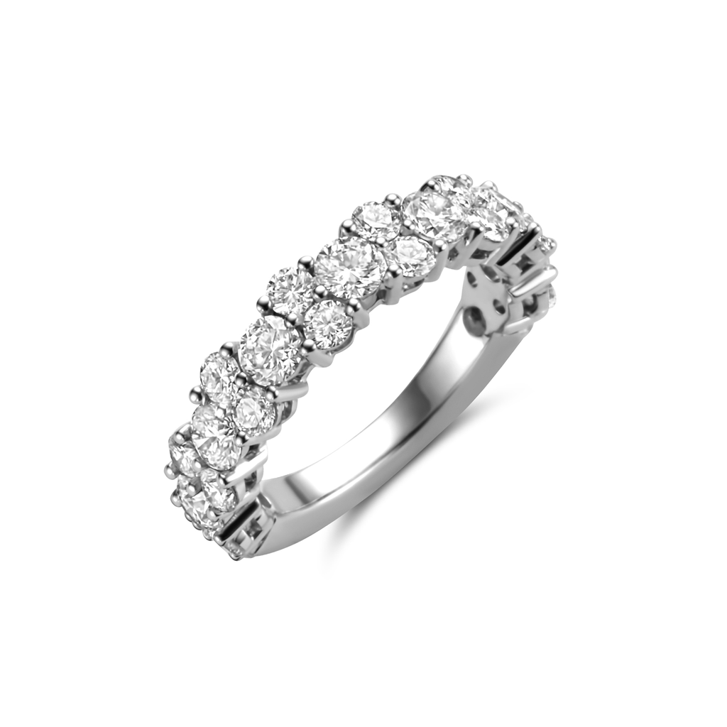 Ring with diamonds
