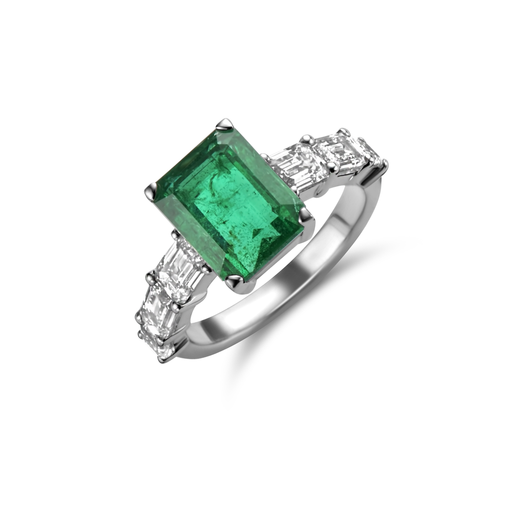 Ring White Gold set with Emerald and Diamond Baguettes