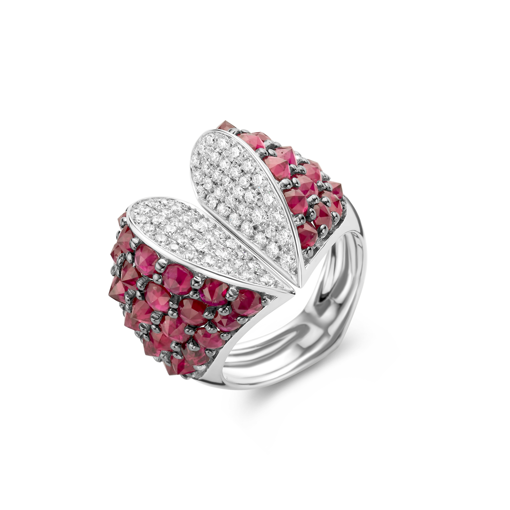 Fragranze ring with rubies and diamonds