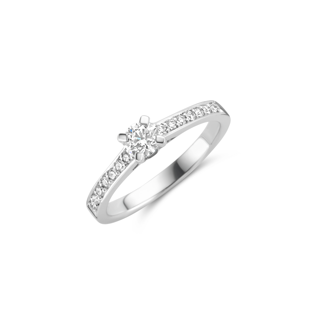 Whitegold solitaire with diamonds