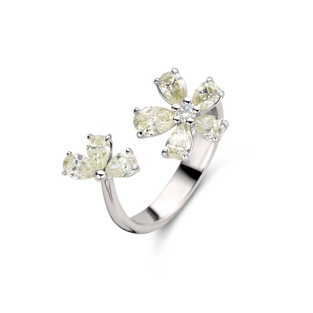 Whitegold ring with diamonds