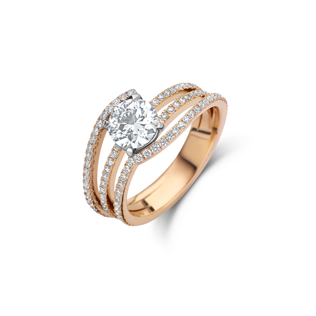 Solitaire pink Gold set with Brillant Cut Diamond