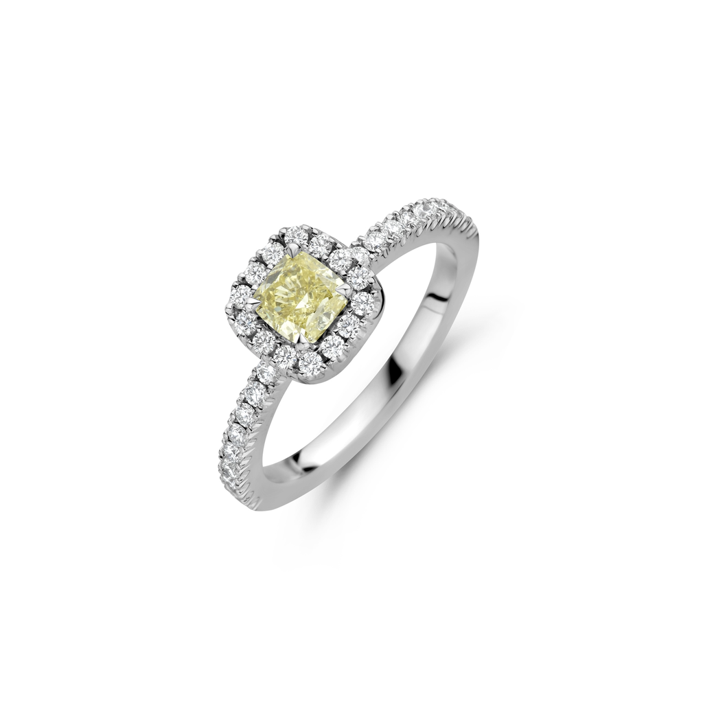 Whitegold Halo ring with diamonds