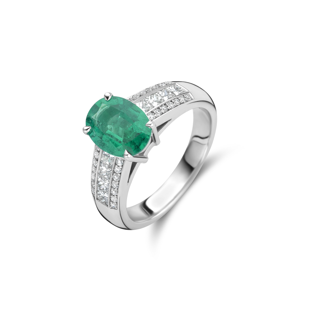 Whitegold ring with emerald and diamonds