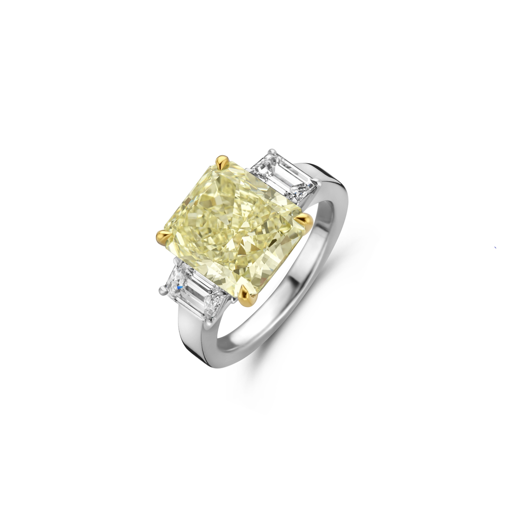 White gold solitaire with diamonds