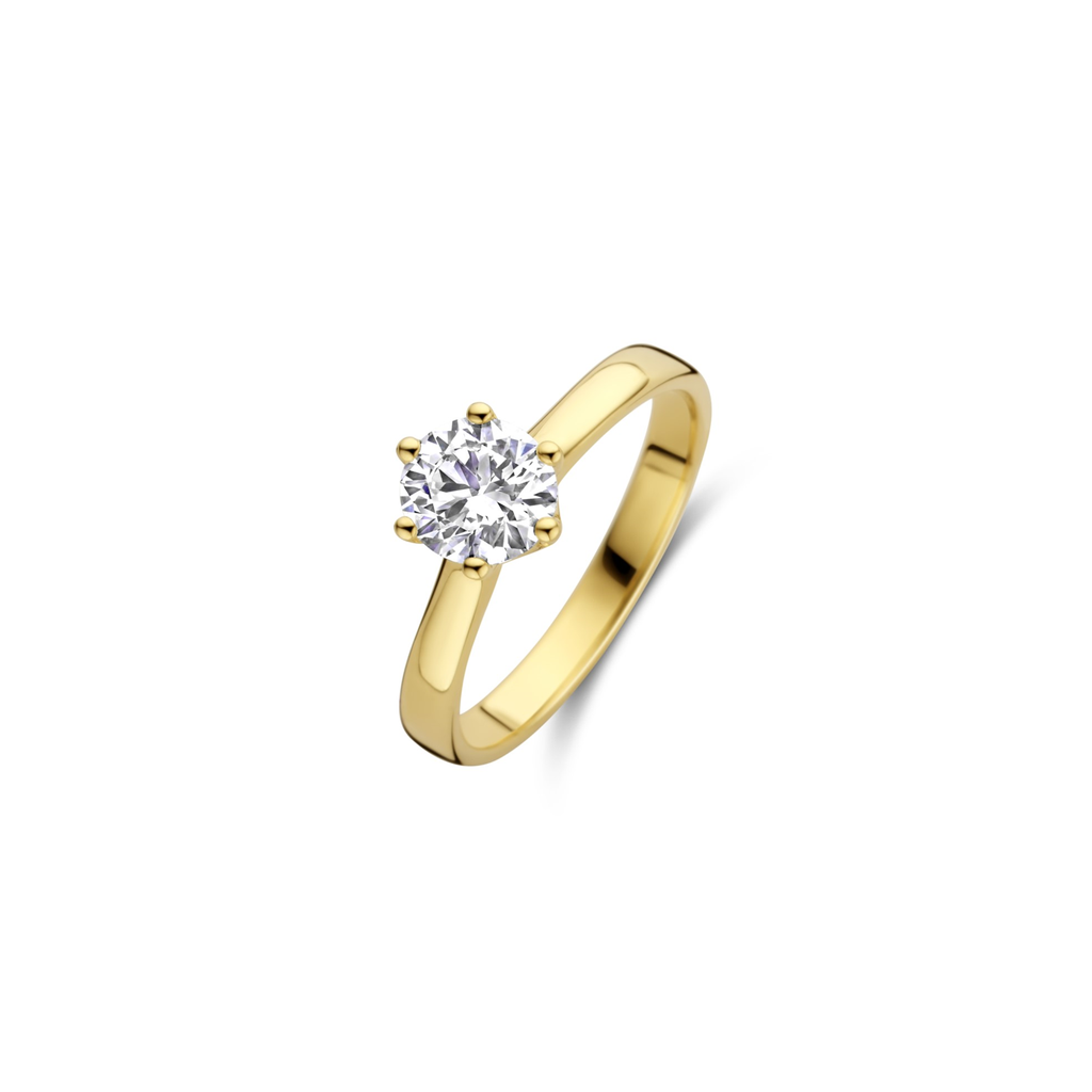 Yellow gold solitaire with diamond