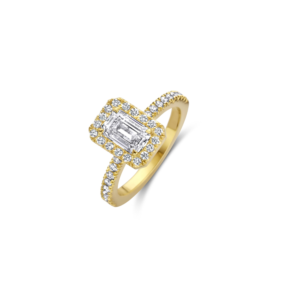 Yellow gold ring with diamonds