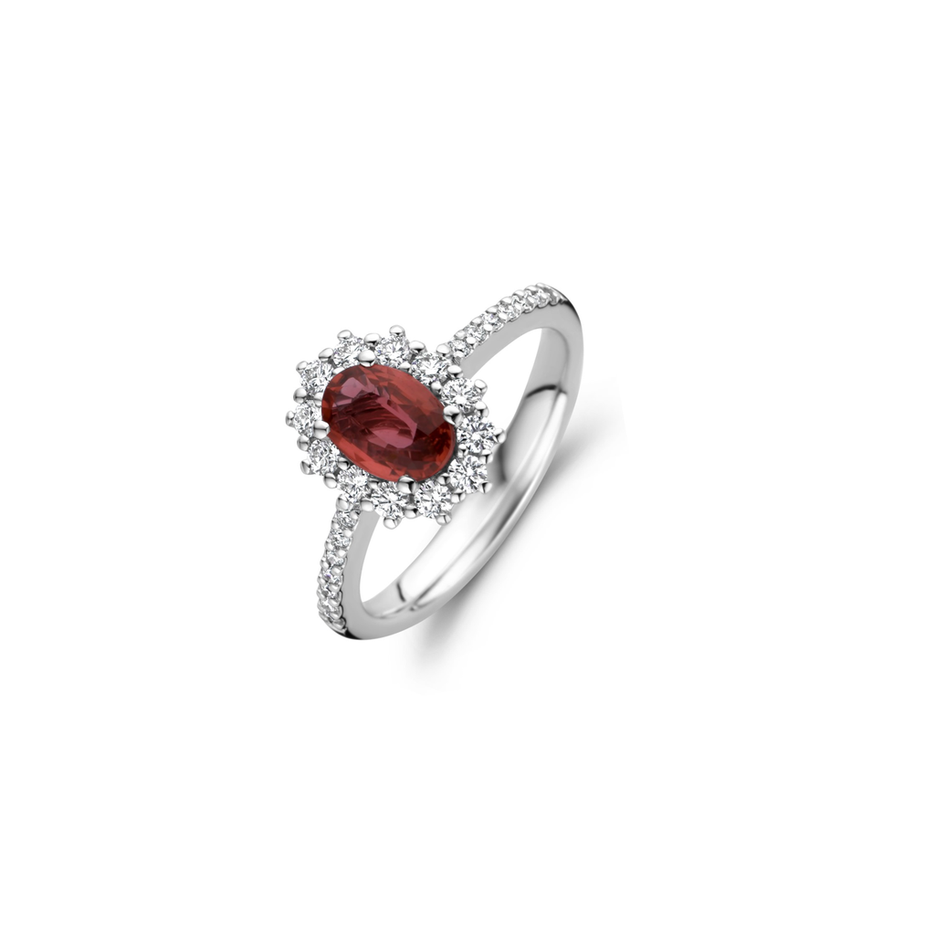 White gold ring with ruby and diamonds