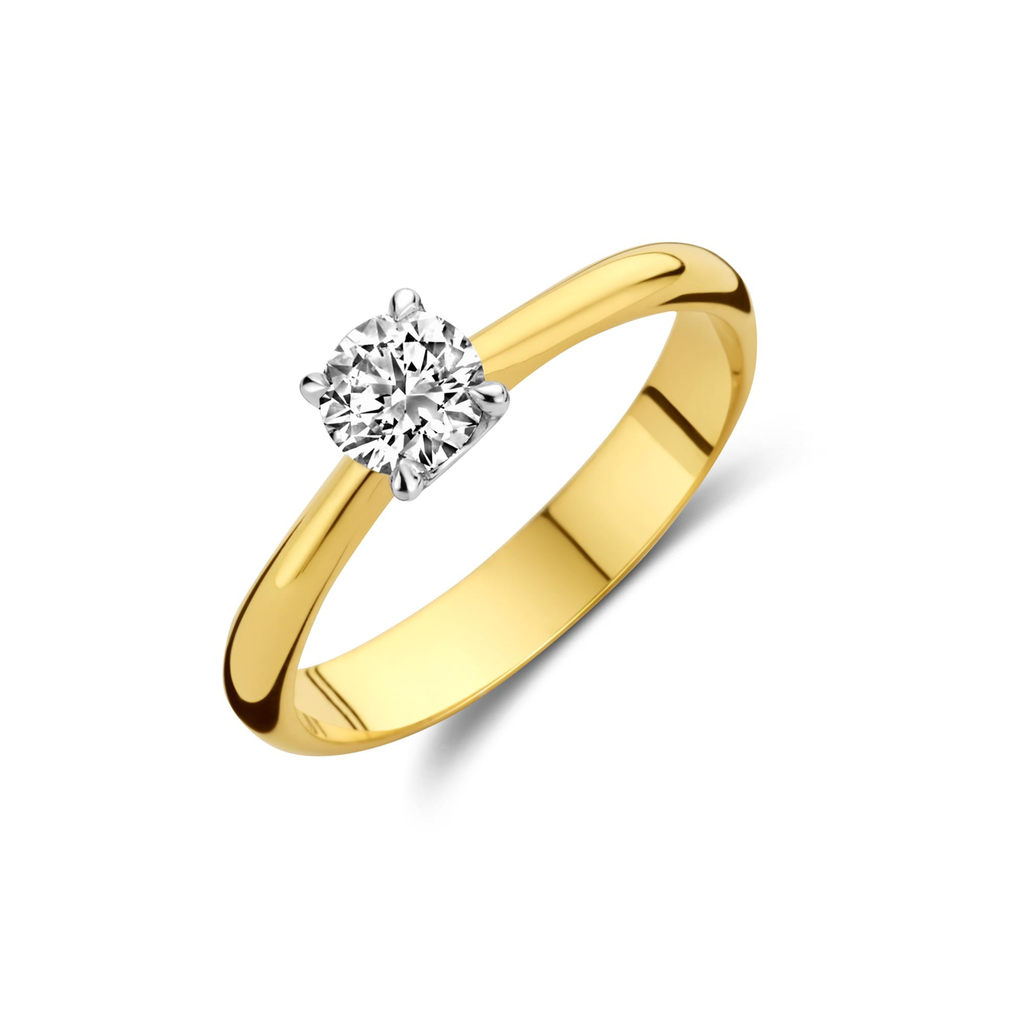 Two tone solitaire ring with diamond
