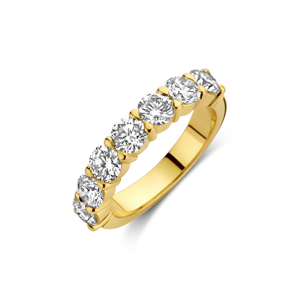 Yellow gold ring with diamonds