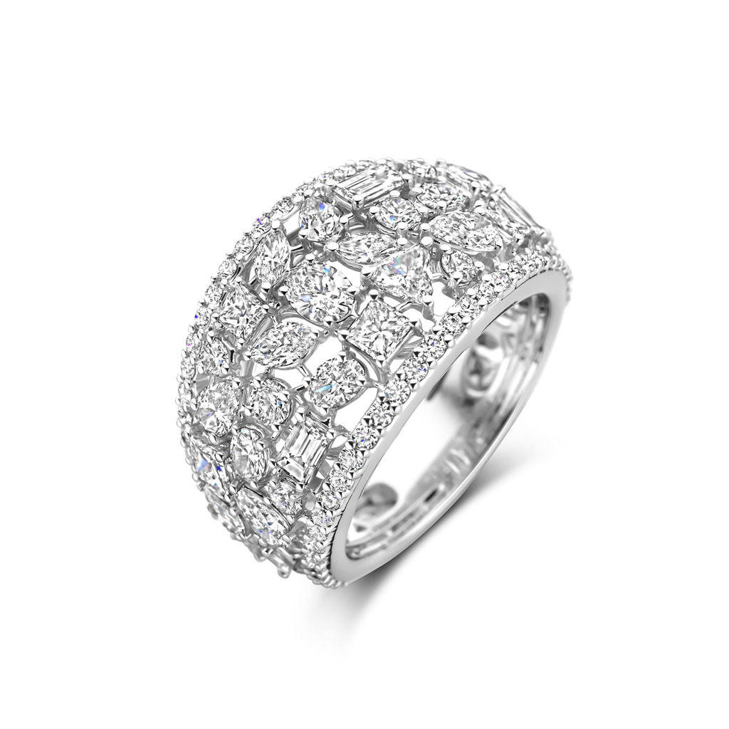 Whitegold ring with diamonds