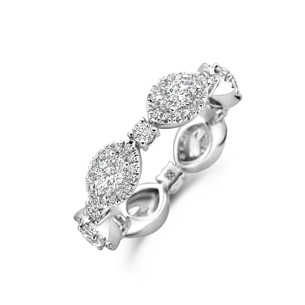 Whitegold ring with diamonds