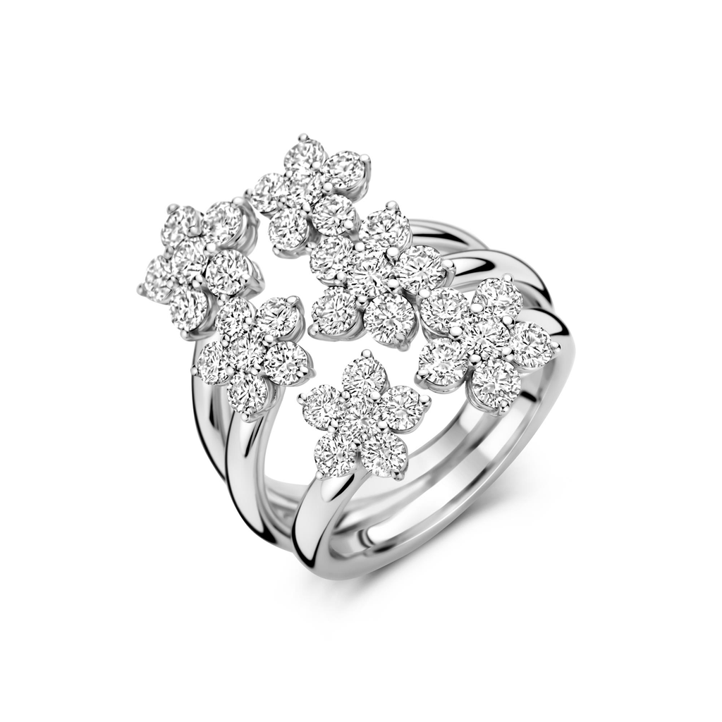 Whitegold ring with diamonds