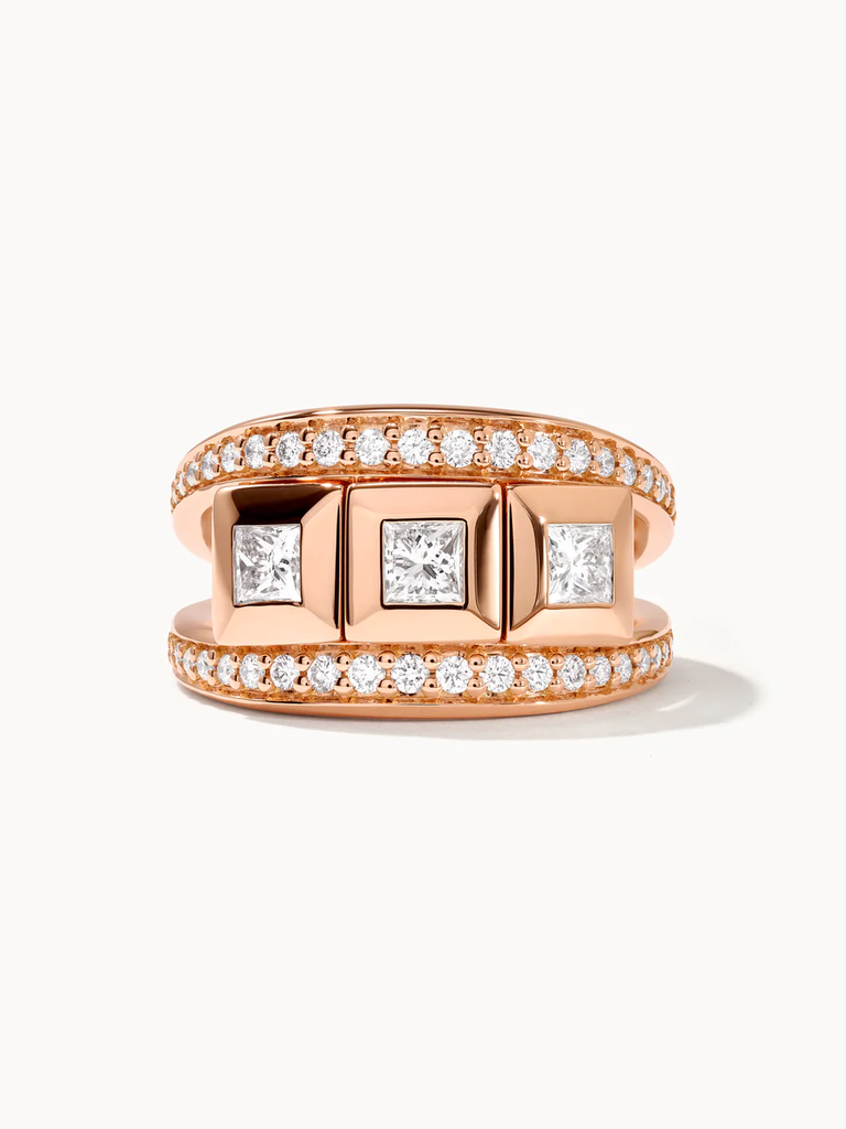 Ring CURRICULUM VITAE 3 princess cut Diamonds with Diamond Pavé