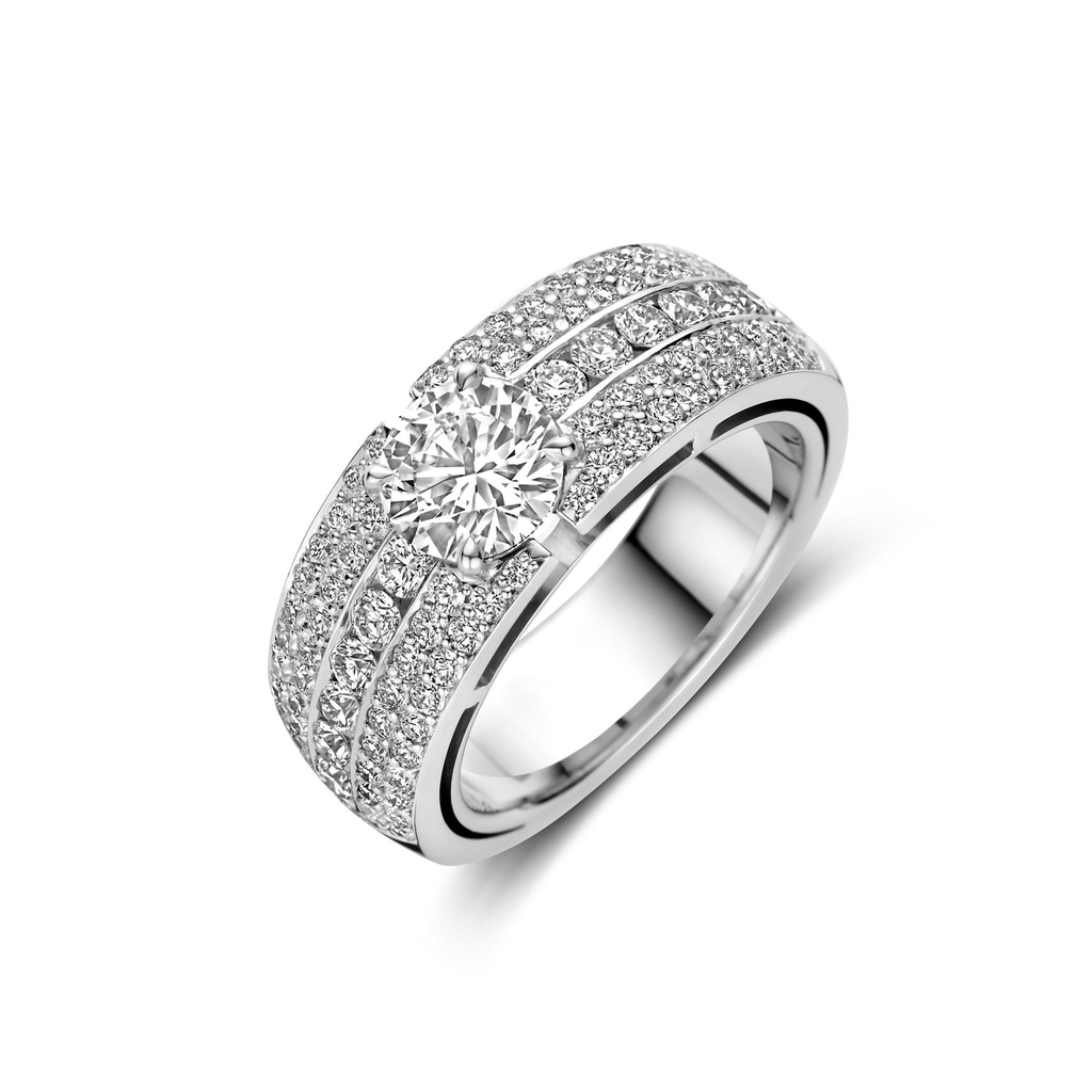 Whitegold ring with diamonds