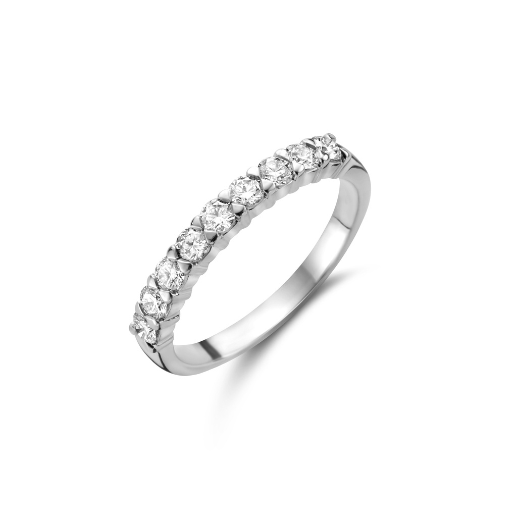 Whitegold wedding band with diamonds