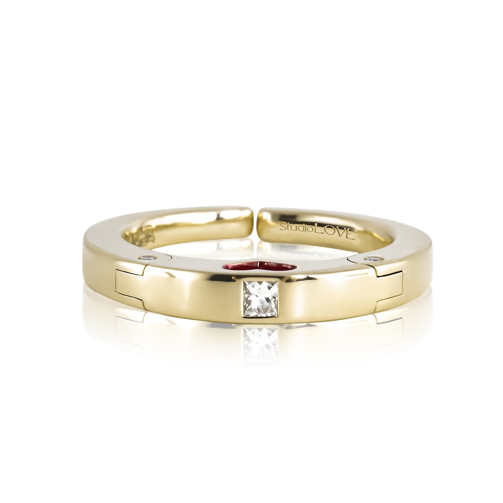StudioLOVE Ring in Yellow Gold with Diamonds