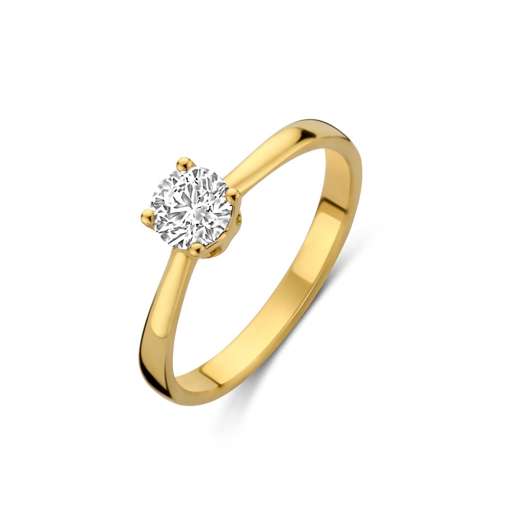 Yellow gold solitaire ring with diamond
