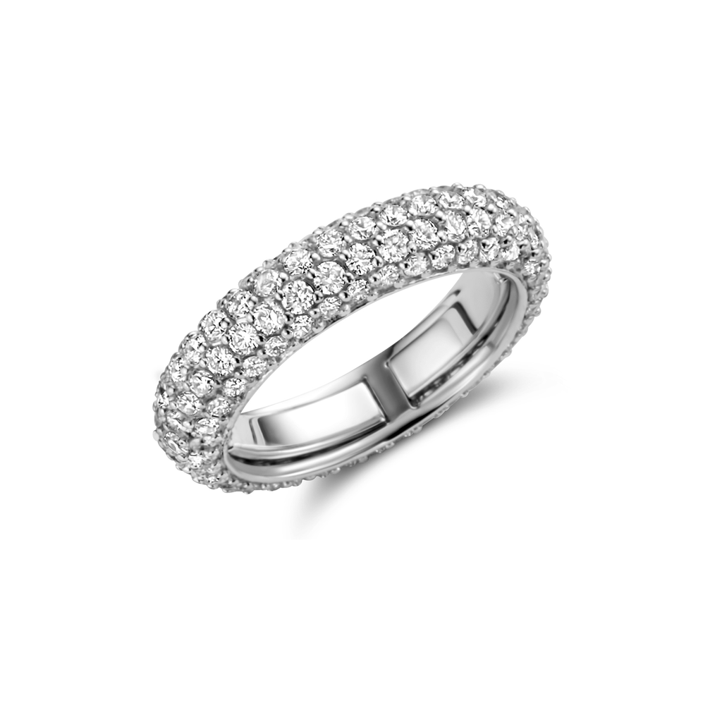 Ring paved diamonds