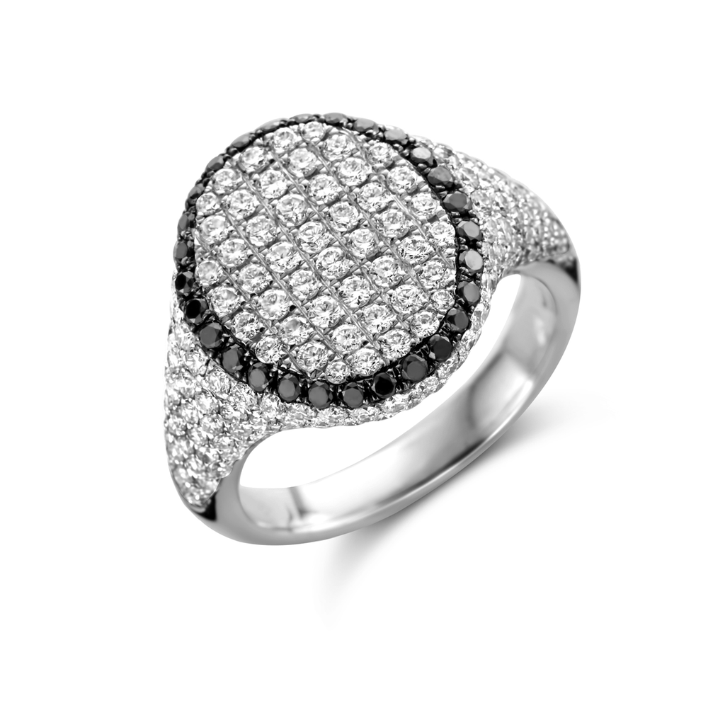Ring with black and white diamonds