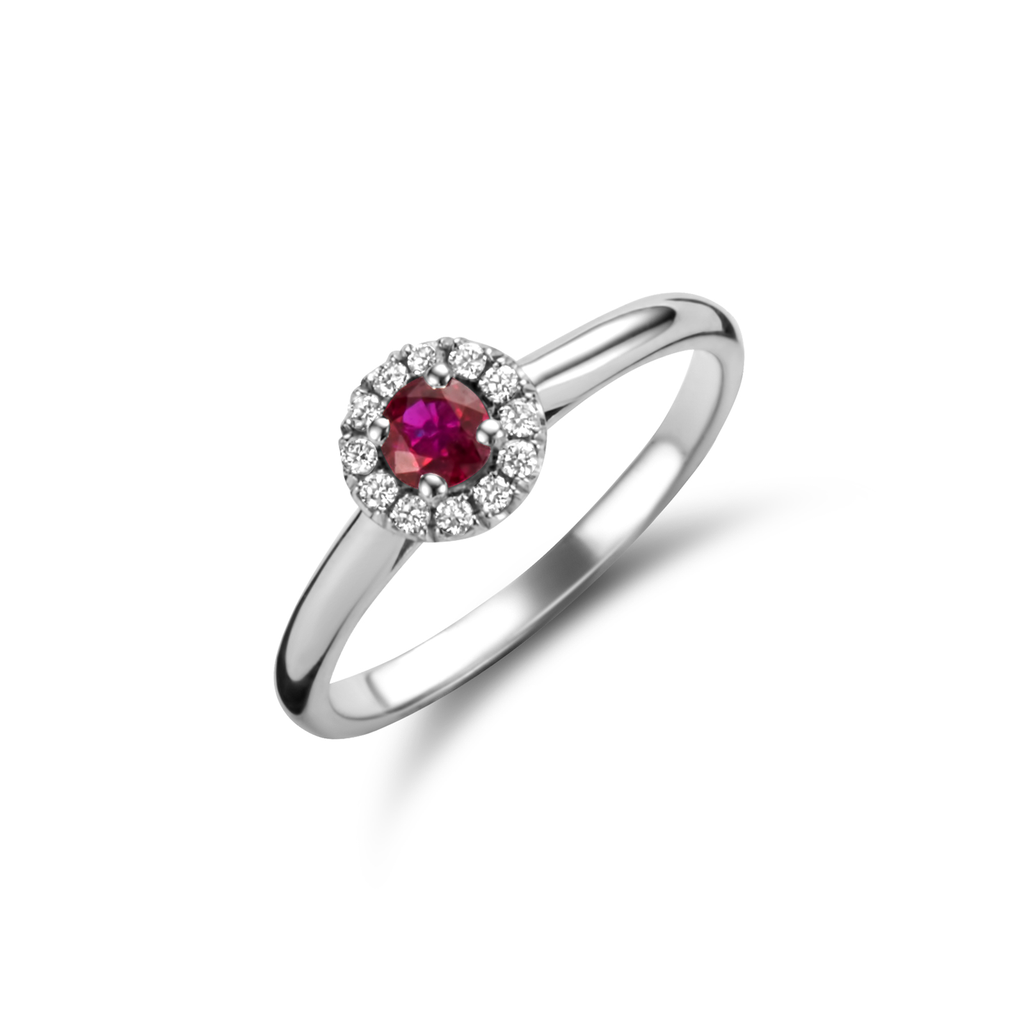 Ring with rubis