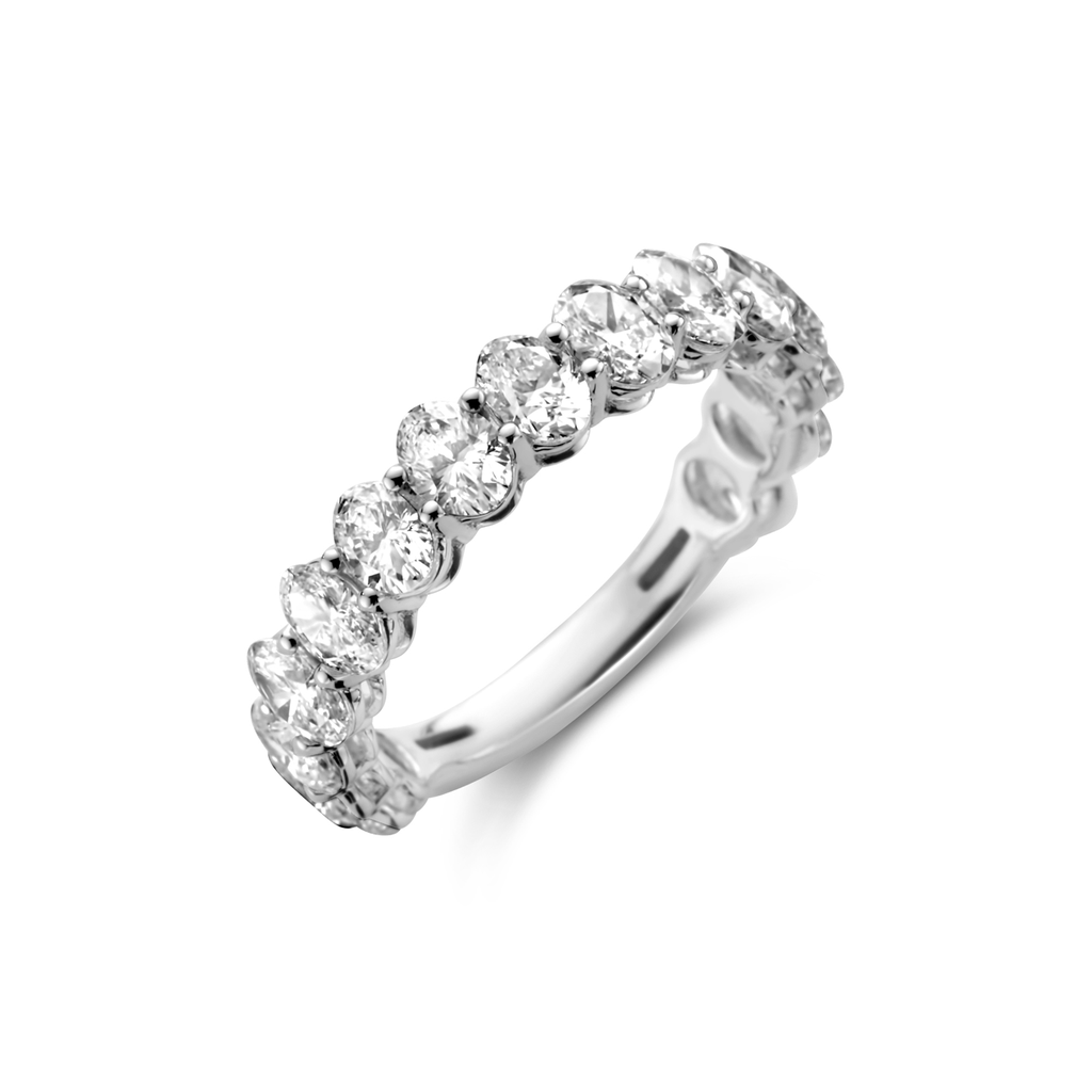 Wedding band with oval diamonds
